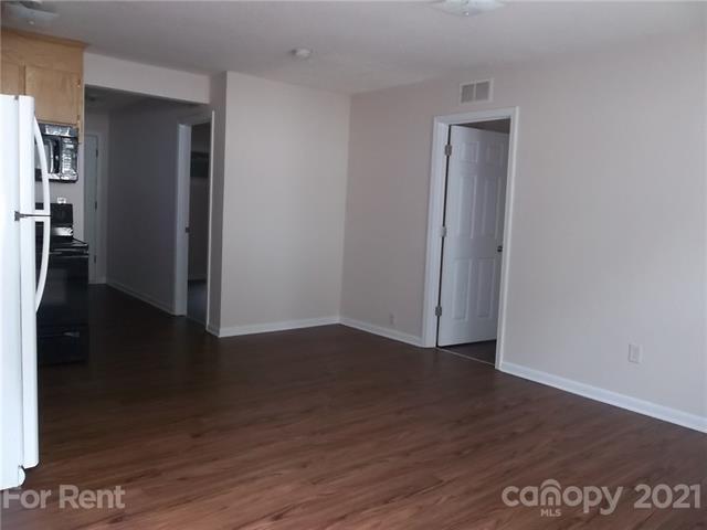 Building Photo - 438 Carpenter St