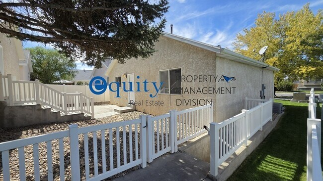 Building Photo - 11851 Poultry Dr