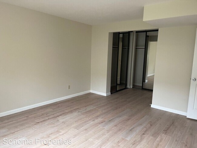 Foto del edificio - 148 Agua Caliente Rd W