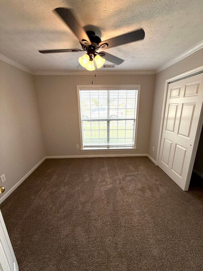 Foto del edificio - ** 3 Bed 2 Bath located in Thorington Trace ** Call 334-366-9198 to schedule a self tour