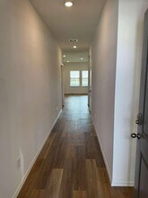 Building Photo - 103 Comal Dr