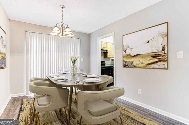 Foto del edificio - 3100 Rainbow Forest Cir