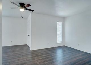 Foto del edificio - 307 Lone Oak Cir