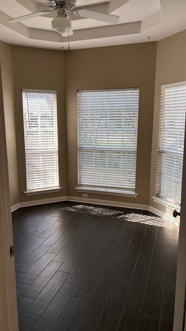 Foto del edificio - 7307 Moss Brook Dr