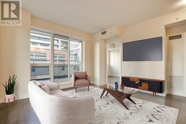 Building Photo - 2212-2212 Lake Shore Blvd W