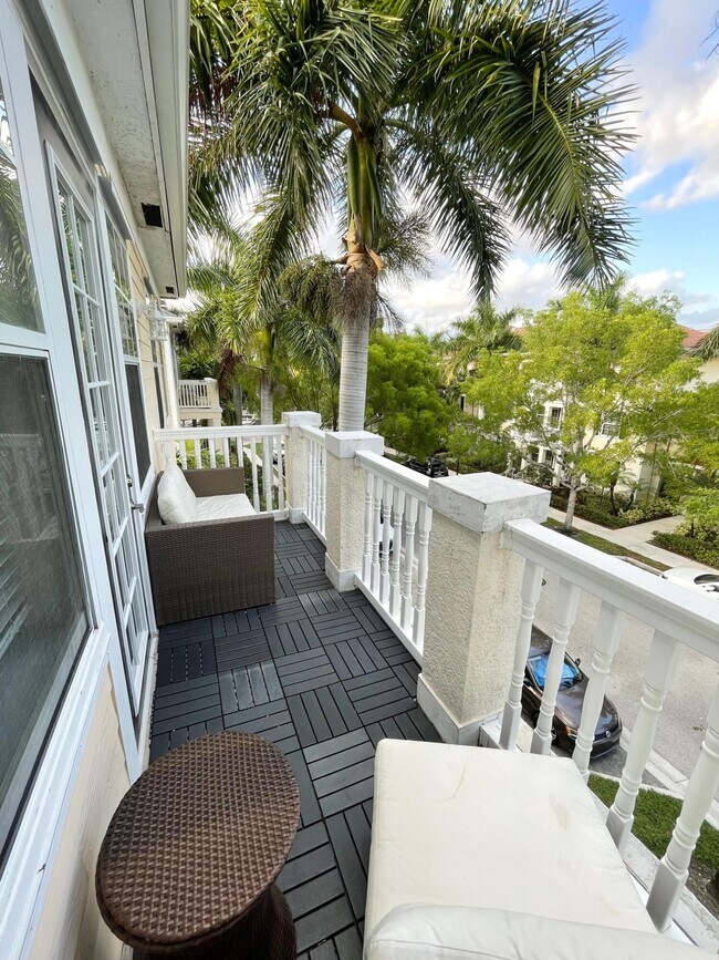 Building Photo - 276 Murcia Dr