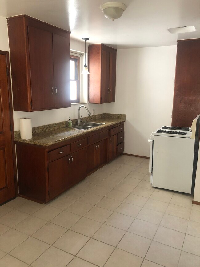 Cocina - 1802 Green Ln