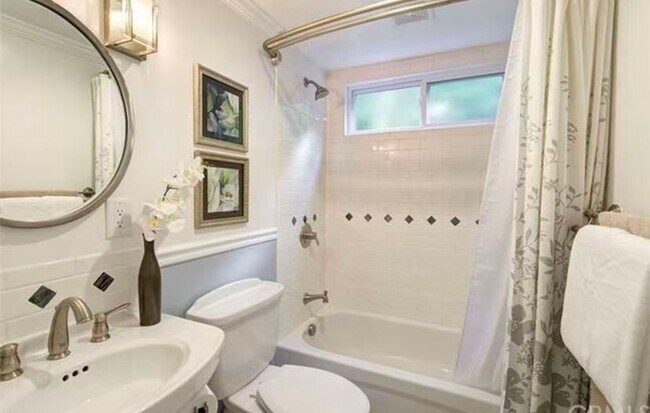Building Photo - 4062 Salacia Dr