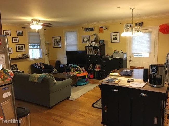 Building Photo - 3 br, 2 bath Apartment - 164 Boylston St