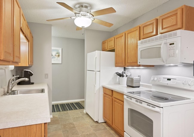 Building Photo - 4009 Heritage Hills Dr