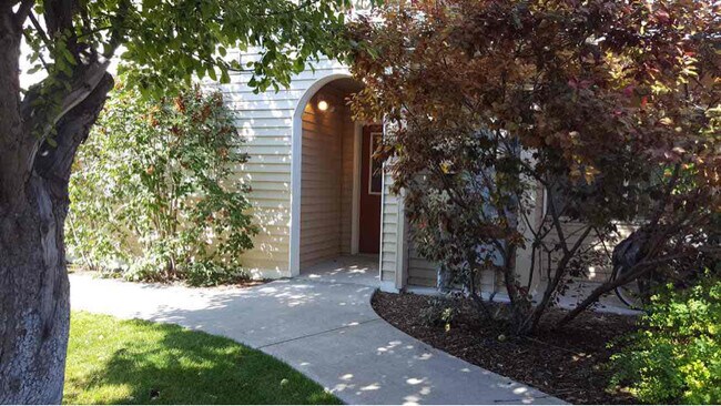 Building Photo - 31 Appleway Dr
