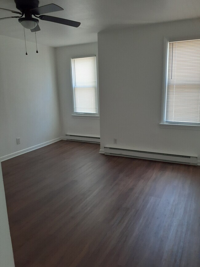 Foto del edificio - 17 9th Ave NW