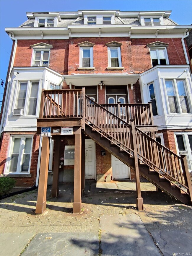 Building Photo - 219 Mill St