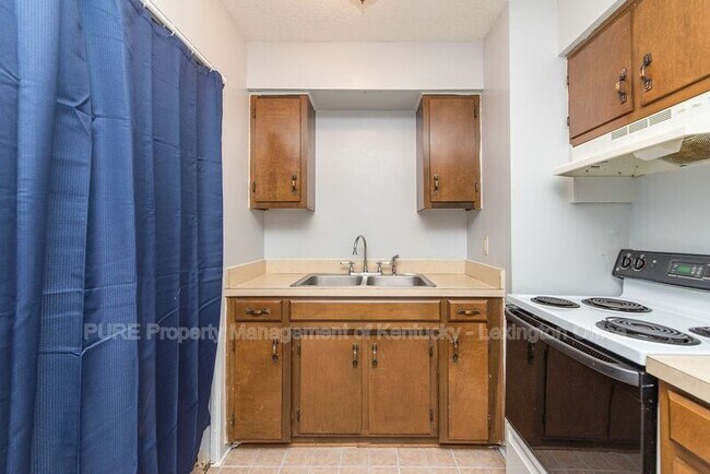 Foto del edificio - 141 Centennial Dr