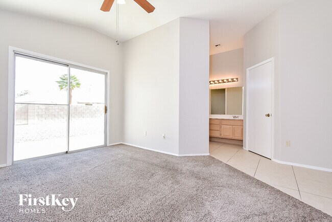 Building Photo - 5232 Velazco Ln