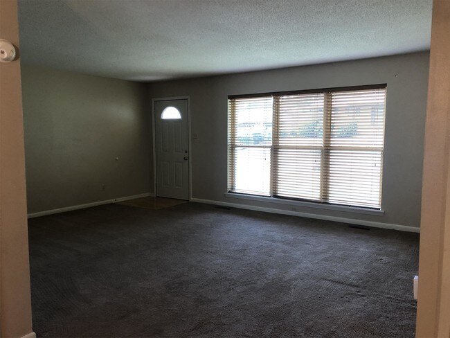 Building Photo - 110 Marigold Cir