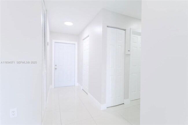 Foto del edificio - 5145 SW 140th Pl