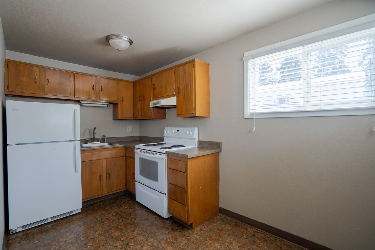 Primary Photo - 605 W 17th St