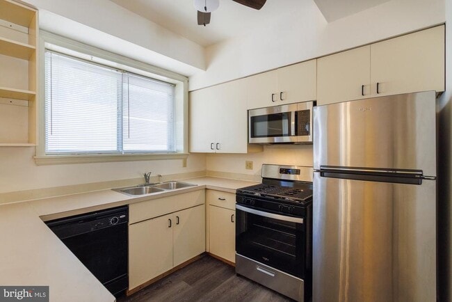 Foto del edificio - 2331 N 58th St