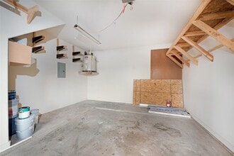 Building Photo - 9200 Westheimer Rd