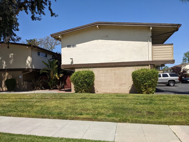 Building Photo - Alma Street Apartments