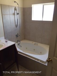 Foto del edificio - 4 br, 3 bath House - 1273 Lawry Ave