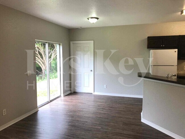 Foto del edificio - 5351 Sylvania Ave