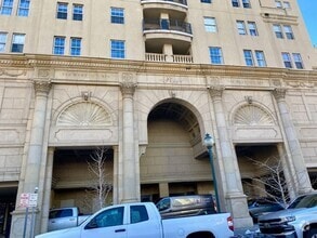 Building Photo - 300 W 11th Ave