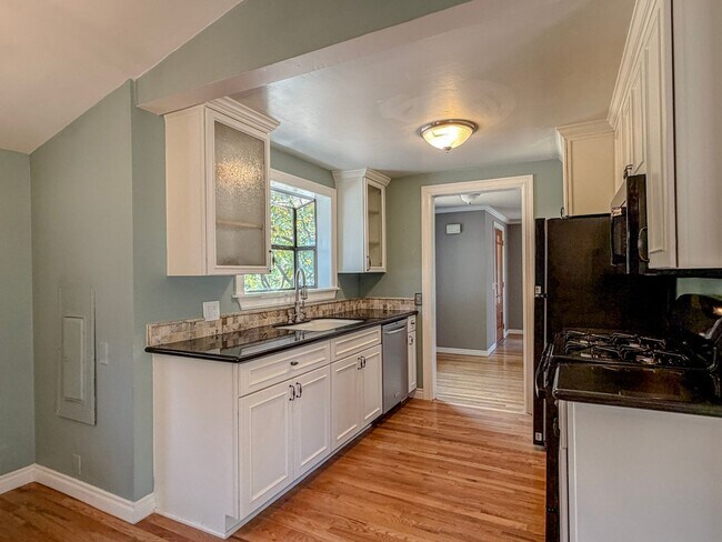 Building Photo - Lovely 4bd/2bth Haller Lake Home in North Seattle, $3,995/mo.