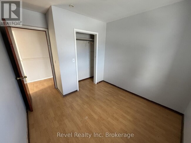 Building Photo - 571 Ontario St