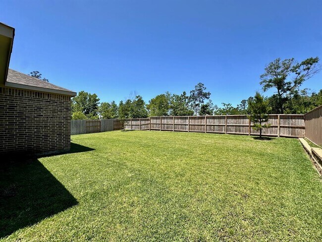 Foto del edificio - 6213 White Spruce Dr