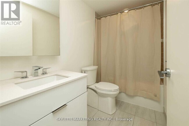 Photo du bâtiment - 25 Richmond St E