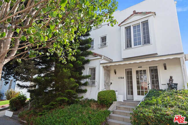 Building Photo - 1282 Queen Anne Pl