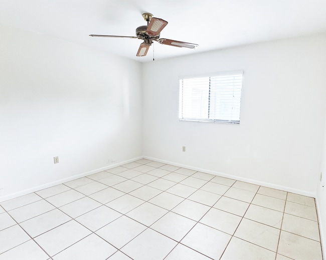 Building Photo - 699 110th Ave N