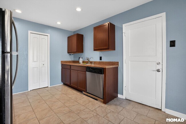 Building Photo - 254 Freiling