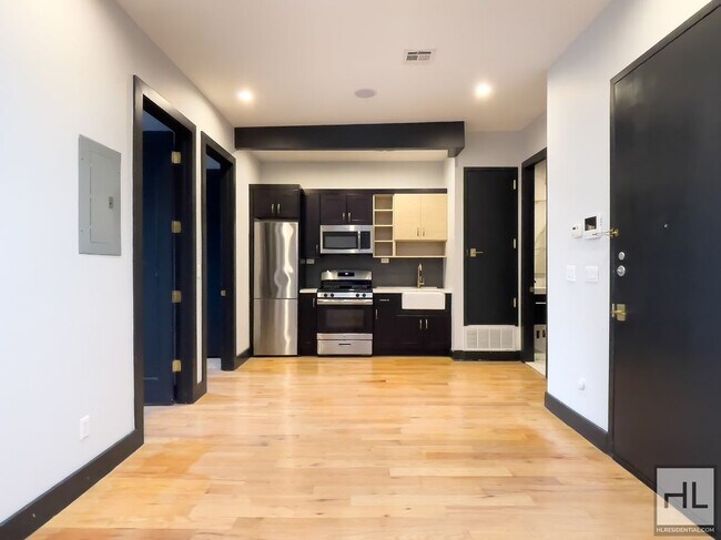 Building Photo - GREENE AVENUE / Spacious 4-Bed 1.5 Bath / ...