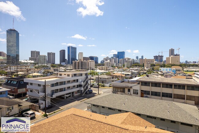 Building Photo - 1820 Waiola St