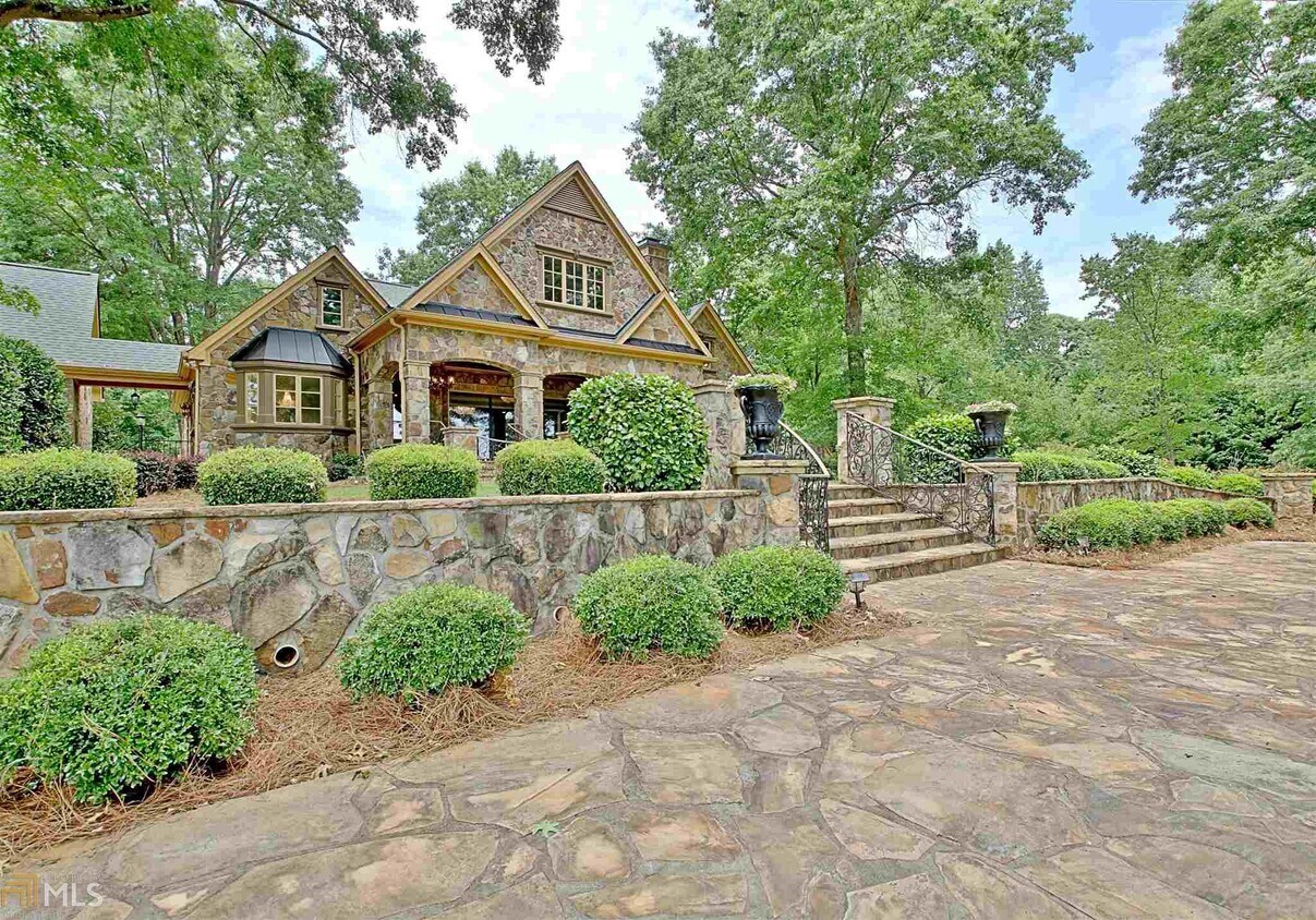 Foto principal - 83 Vaughn Rd