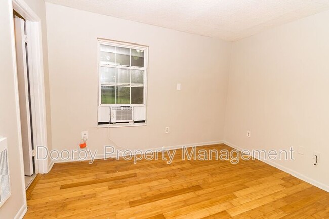 Building Photo - 5345 Lazard St