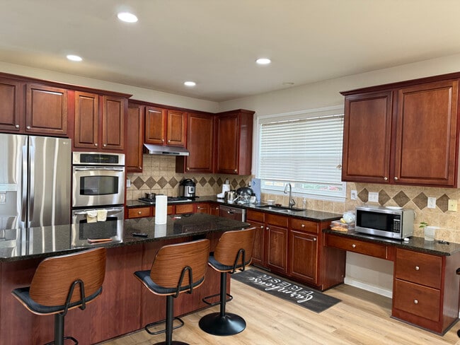 Foto del edificio - 830 Pimlicon Pl