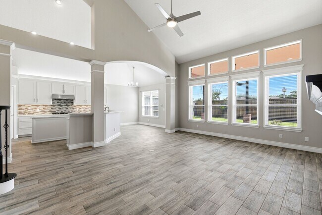 Building Photo - 6231 Presidio Canyon Dr