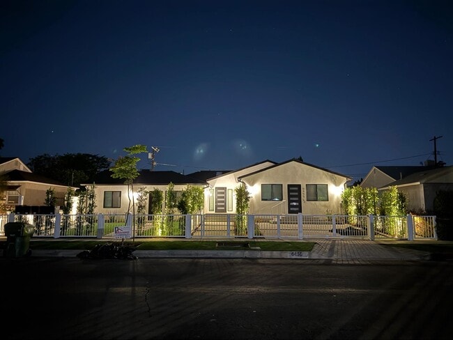 Building Photo - 6455 1/4 Amigo Ave