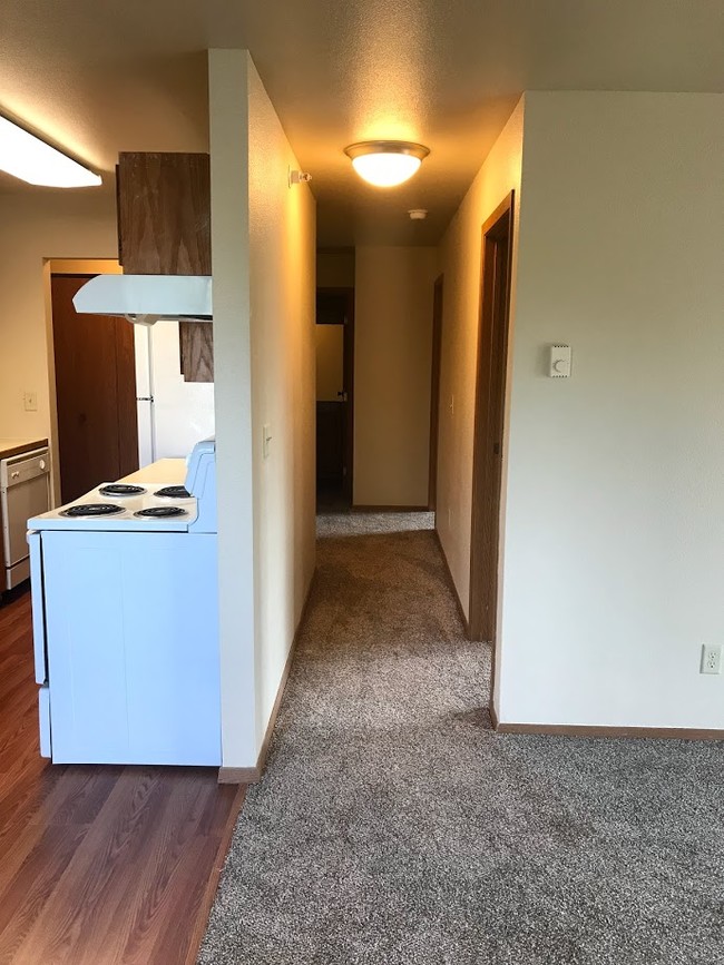 Building Photo - Woodbury Apartments