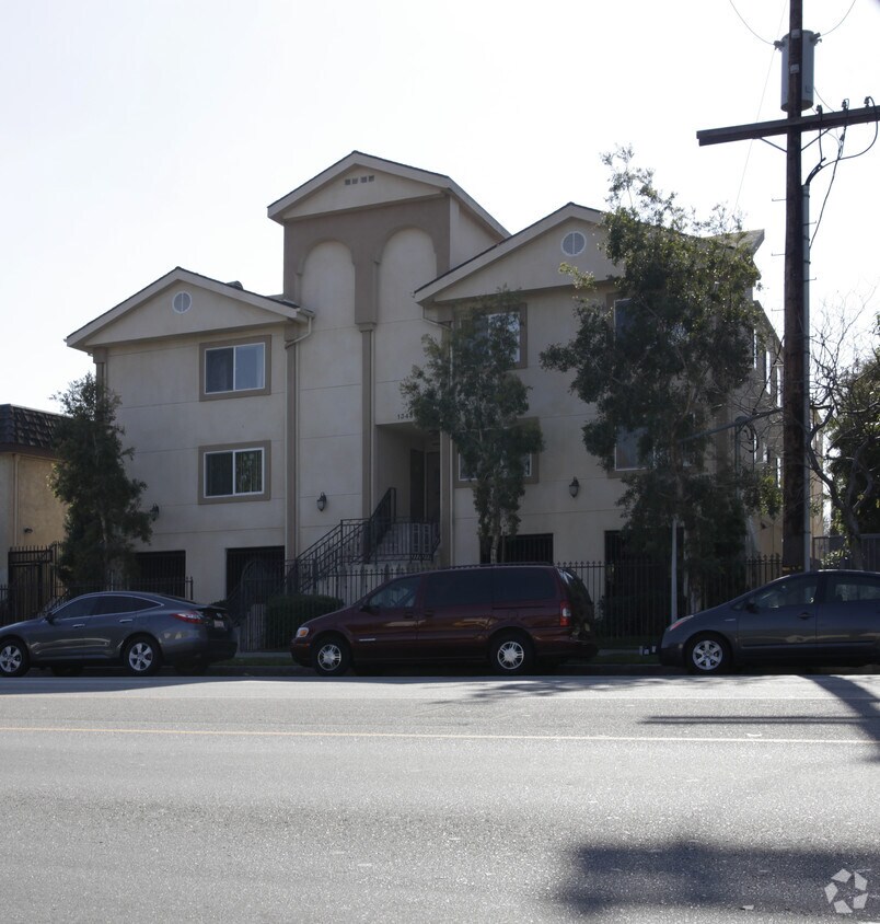Building Photo - 13430 Victory Blvd