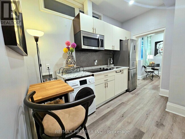 Photo du bâtiment - 454-454 Gerrard St E