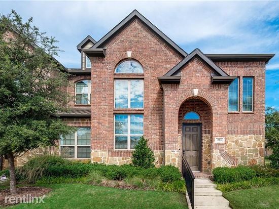 Primary Photo - 3 br, 2.5 bath Townhome - 233 E Spring Valley