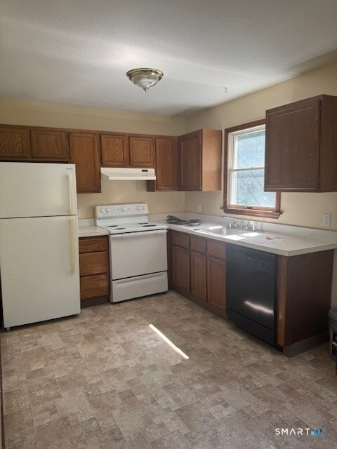 Foto del edificio - 454 Cow Hill Rd