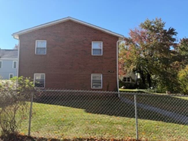 Building Photo - 2637 Adams Ave