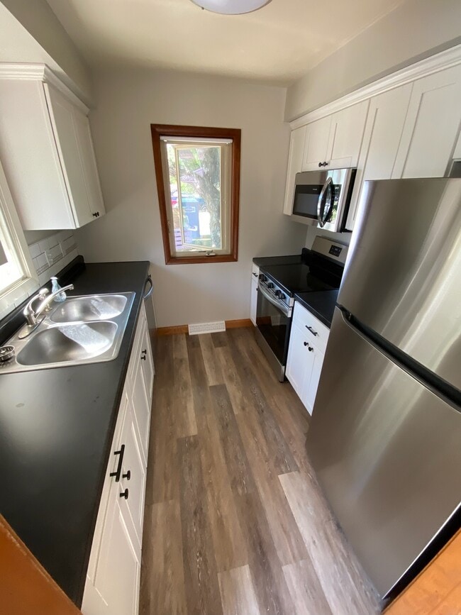 Cocina - 3509 Aquila Ave S