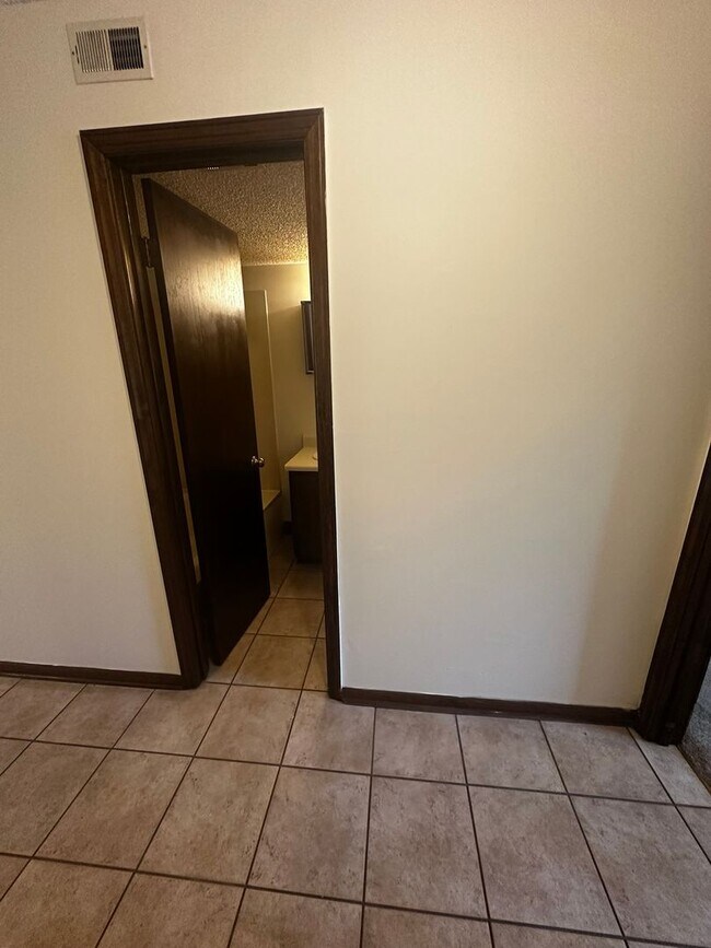 Foto del edificio - 2Bed/2Bath Townhome